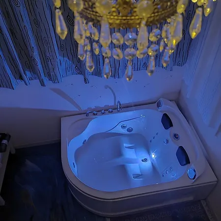 Suite Capurso A Due Passi Da Bari Jacuzzi E Giardino Privato Capurso