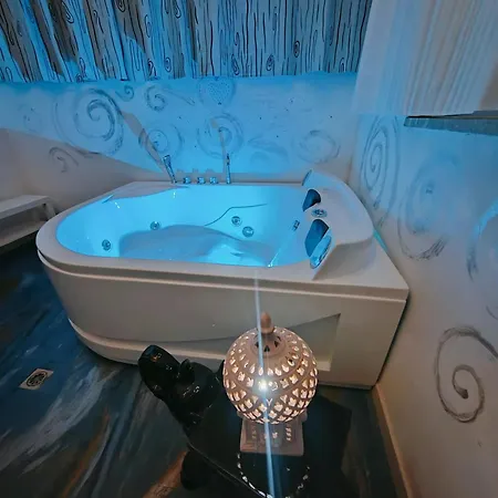 Suite Capurso Bari Jacuzzi E Parking לינה וארוחת בוקר