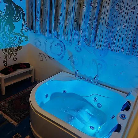 לינה וארוחת בוקר Suite Capurso Bari Jacuzzi E Parking